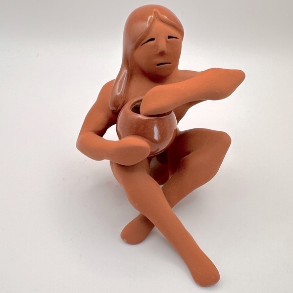 Gary Gutierrez Santa Clara Pueblo Pottery Figurine – Signed, 4.5” - Picture 1 of 12